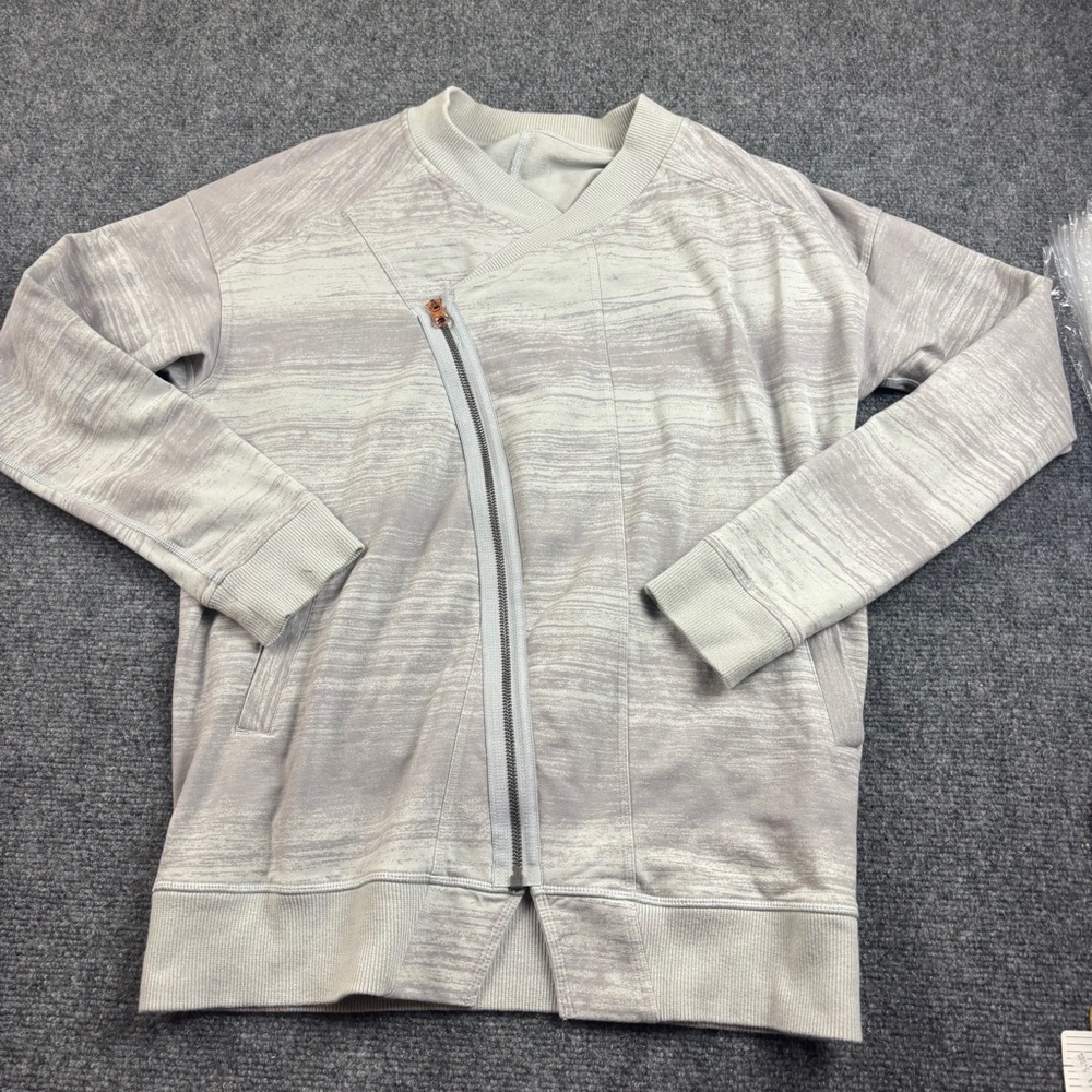 LULULEMON Women’s Mula Bundle Wrap Grey size: 6 - Picture 2 of 8